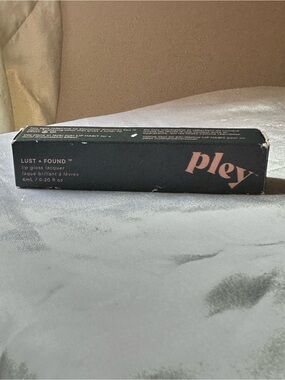 NWT Pley Lust + Found Lip Gloss Lacquer — Shade Ethyl
